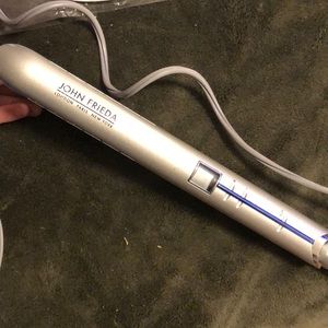 John Frieda Hair Straightener